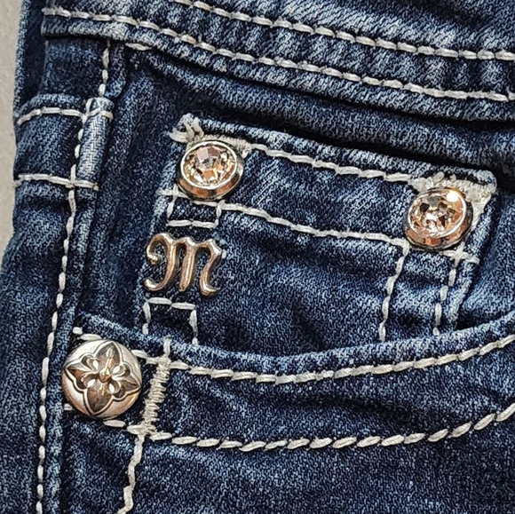 Miss Me Girls Capri Jeans 8 Fleur De Lis Embellished Distressed See Last Pic - Picture 7 of 12